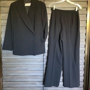 Max Mara thin wool suit